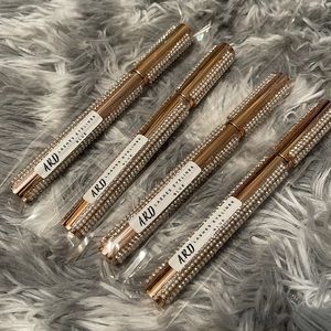 Set of 4 Eyeliner Lash Glue